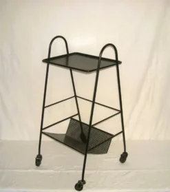 Table d' appoint à roulettes et porte-livres des années 50