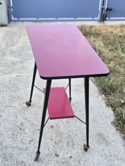 table d'appoint à roulette - skaï rouge - vintage