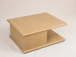 Table d’appoint signé Jean-Claude Mahey bois et résine mouchetée beige