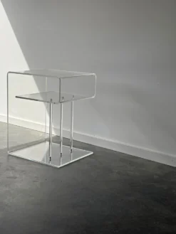 Table d’appoint Space Age en plexiglas transparent – Années 70