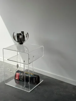 Table d’appoint Space Age en plexiglas transparent – Années 70