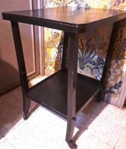 Table d'appoint, style Art Déco Console à roulettes bois noir vernissé 1940