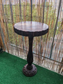 Table d'appoint style colonial espagnole vintage