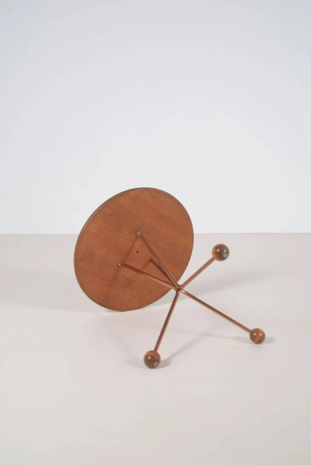 Table d'appoint suédoise modèle 99 par Albert Larsson pour Alberts Tibro, années 1950.