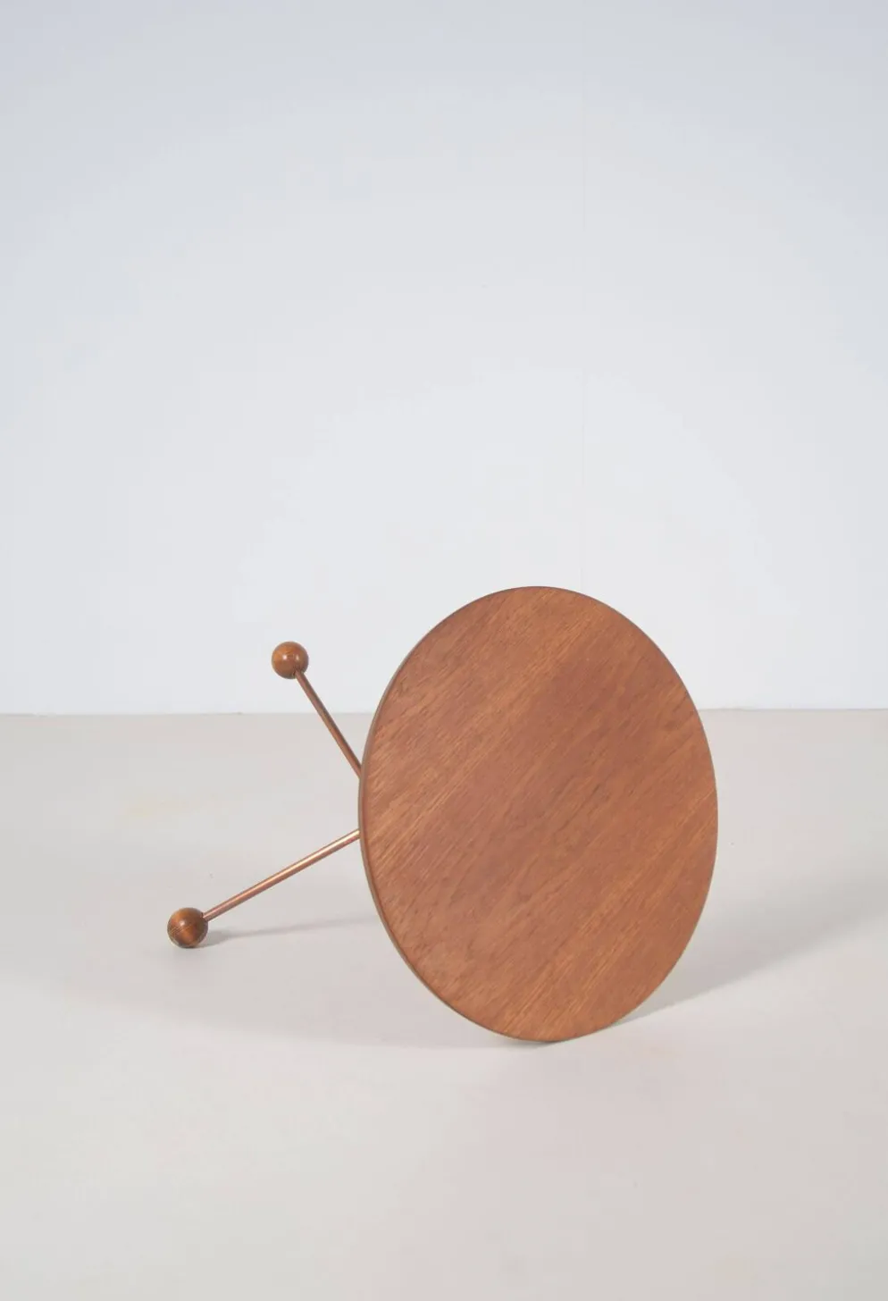 Table d'appoint suédoise modèle 99 par Albert Larsson pour Alberts Tibro, années 1950.