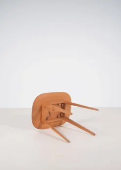 Table d'appoint suédoise Sparven conçue par Carl Malmsten, années 1950.