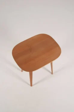 Table d'appoint suédoise Sparven conçue par Carl Malmsten, années 1950.