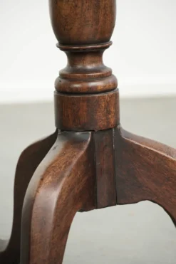 Table d'appoint / table d'angle inclinable anglaise du XVIIIe siècle