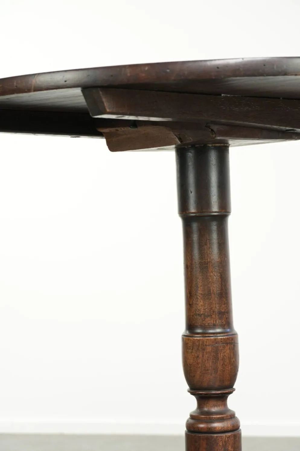 Table d'appoint / table d'angle inclinable anglaise du XVIIIe siècle