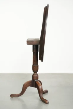 Table d'appoint / table d'angle inclinable anglaise du XVIIIe siècle