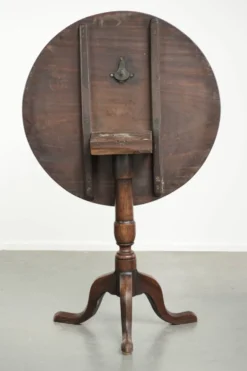 Table d'appoint / table d'angle inclinable anglaise du XVIIIe siècle