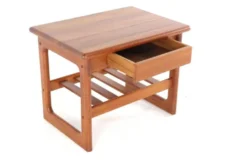 Table d'appoint / table de nuit Dyrlund - design danois en teck