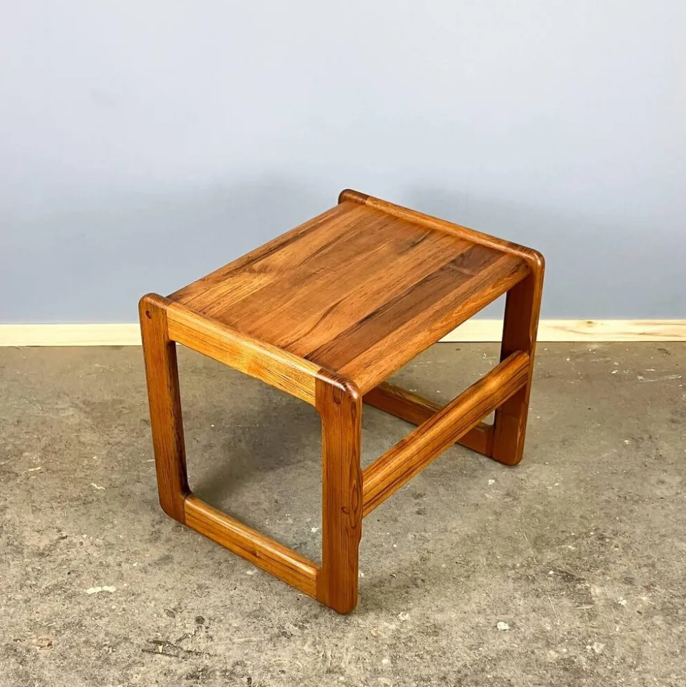 Table d'appoint, teck massif, années 1960