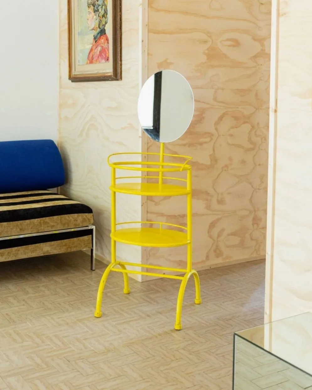 Table d’appoint vintage en métal avec miroir, années 1960 - étagère jaune multifonction d’Italie