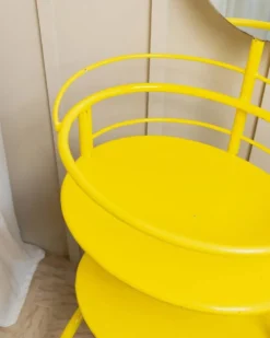Table d’appoint vintage en métal avec miroir, années 1960 - étagère jaune multifonction d’Italie