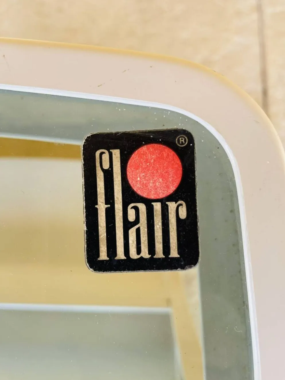 Table d'appoint Vintage sur roulettes avec rangement, édition Flair 1970s