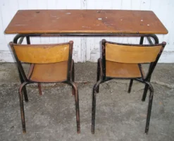 Table d'école et ses 2 chaises Mullca années 60/70