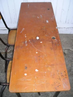 Table d'école et ses 2 chaises Mullca années 60/70