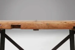 Table de bar/bistro industrielle avec pieds en fonte et plateau en bois, Belgique 192