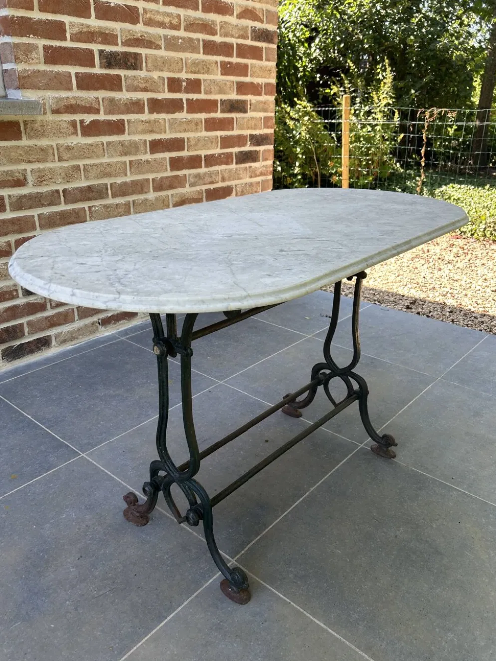 Table de bistro en fonte et marbre d'époque art nouveau