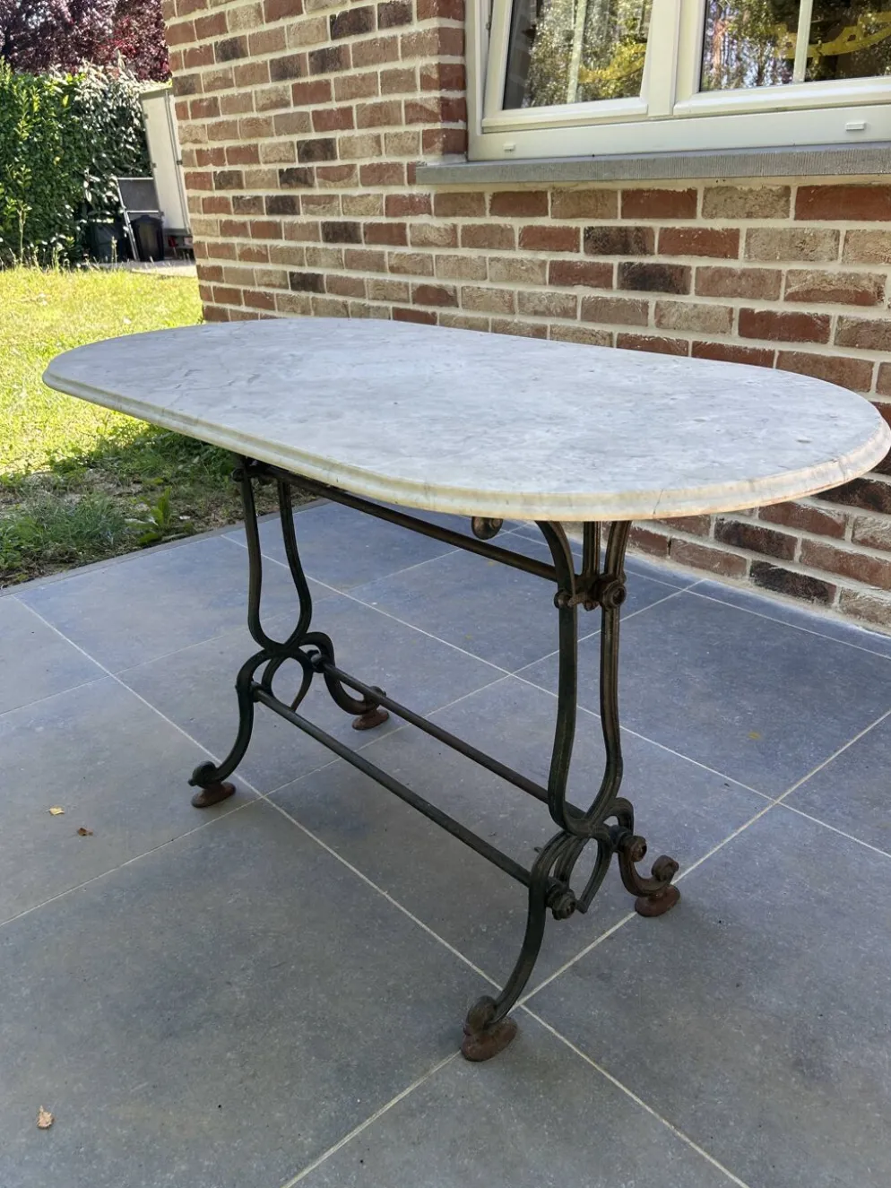 Table de bistro en fonte et marbre d'époque art nouveau