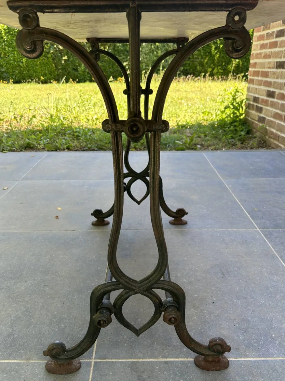 Table de bistro en fonte et marbre d'époque art nouveau