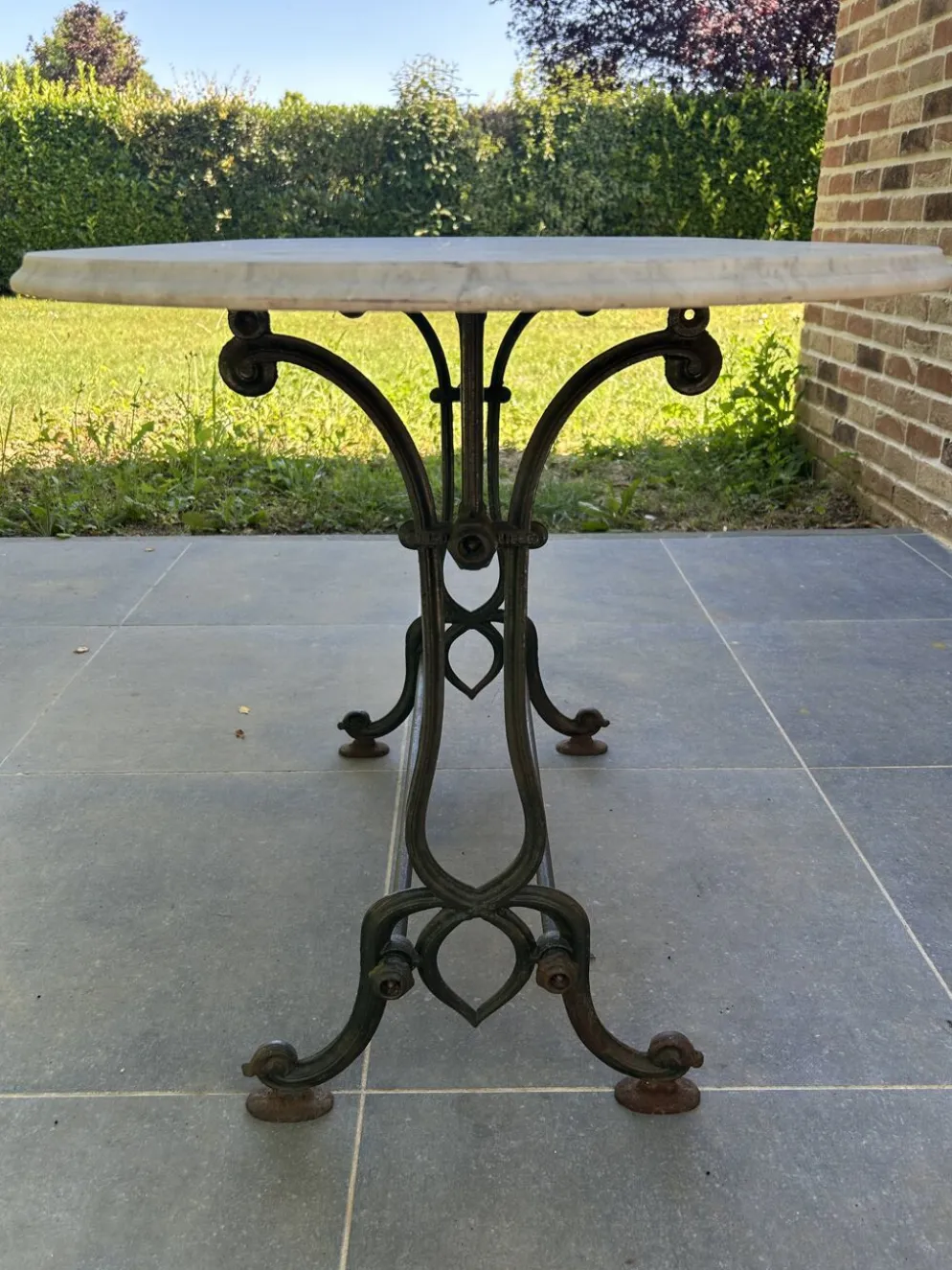 Table de bistro en fonte et marbre d'époque art nouveau