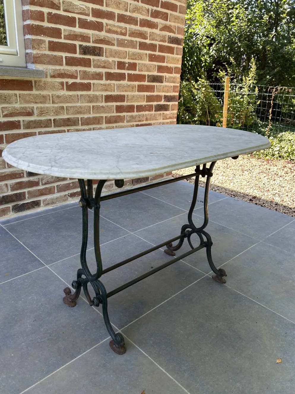 Table de bistro en fonte et marbre d'époque art nouveau
