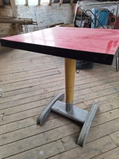 Table de bistrot