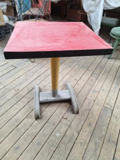 Table de bistrot