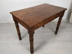 Table de bistrot