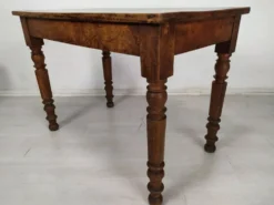 Table de bistrot