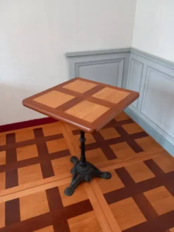 Table de bistrot