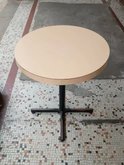 Table de bistrot