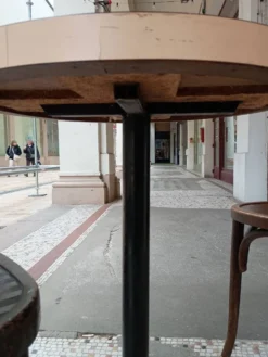 Table de bistrot