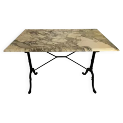 Table de bistrot