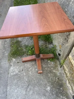 table de bistrot