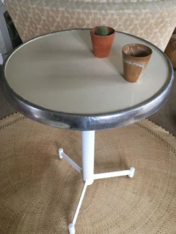 Table de bistrot