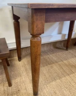 Table de bistrot ancienne en bois massif