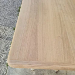 Table de bistrot ancienne en bois aérogommé et fonte