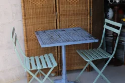 Table de bistrot ancienne en fonte et métal perforé, SIGHE Jeune Toulo