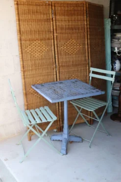 Table de bistrot ancienne en fonte et métal perforé, SIGHE Jeune Toulo