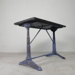 Table de bistrot Art déco avec structure en fonte et plateau en pin, années 1930