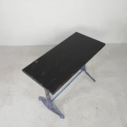 Table de bistrot Art déco avec structure en fonte et plateau en pin, années 1930