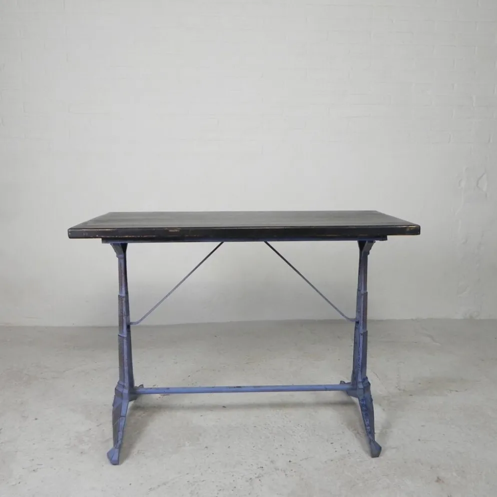 Table de bistrot Art déco avec structure en fonte et plateau en pin, années 1930