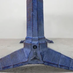 Table de bistrot Art déco avec structure en fonte et plateau en pin, années 1930