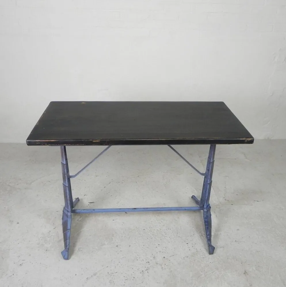 Table de bistrot Art déco avec structure en fonte et plateau en pin, années 1930