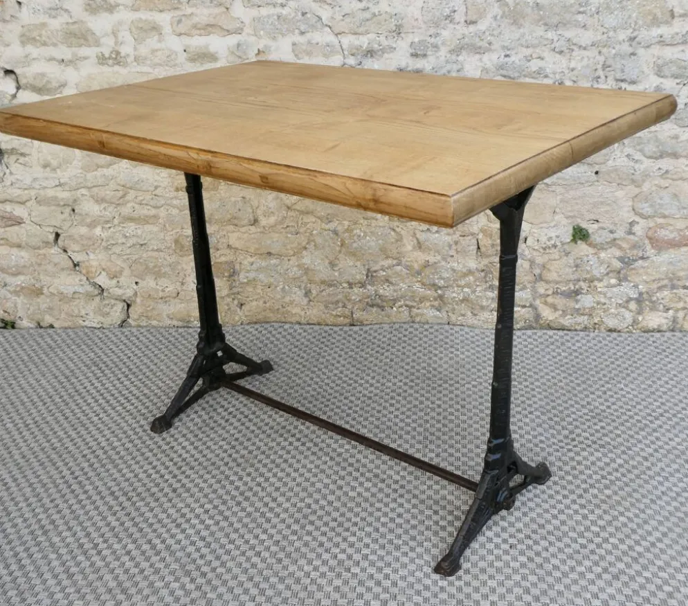 table de bistrot avec pieds en fonte signés Lelong, début XXème