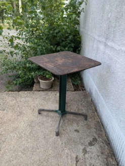 Table de bistrot carrée