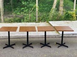 Table de bistrot carré en bois pied central Werzalit Bordeaux - France
